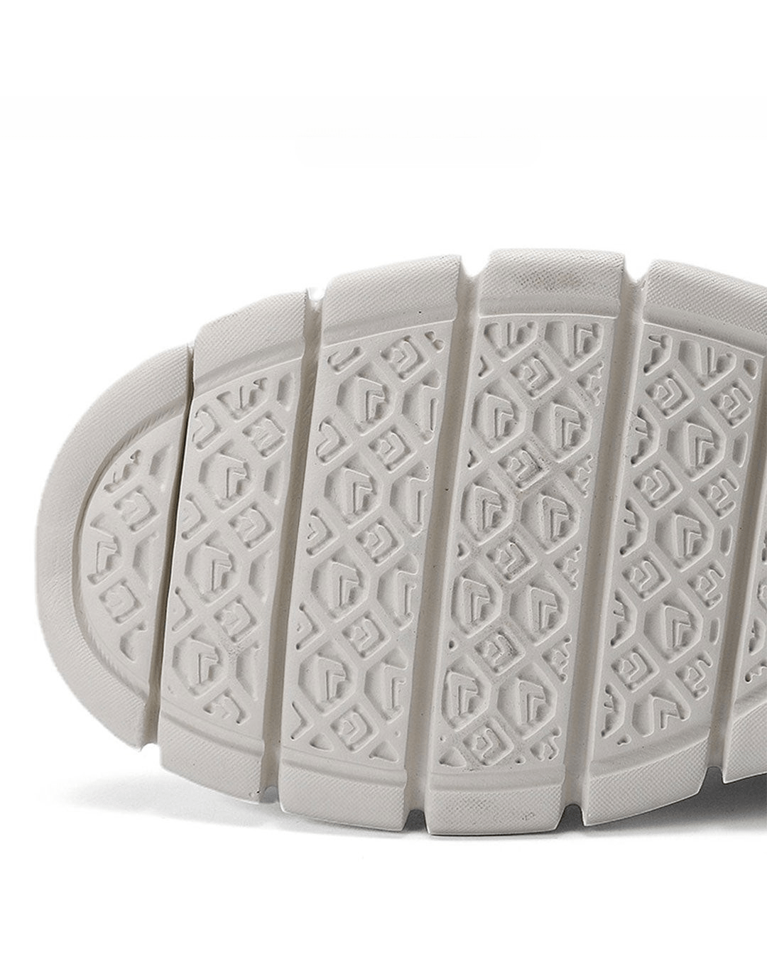 TRAMPKI CODZIENNE SERAVINO